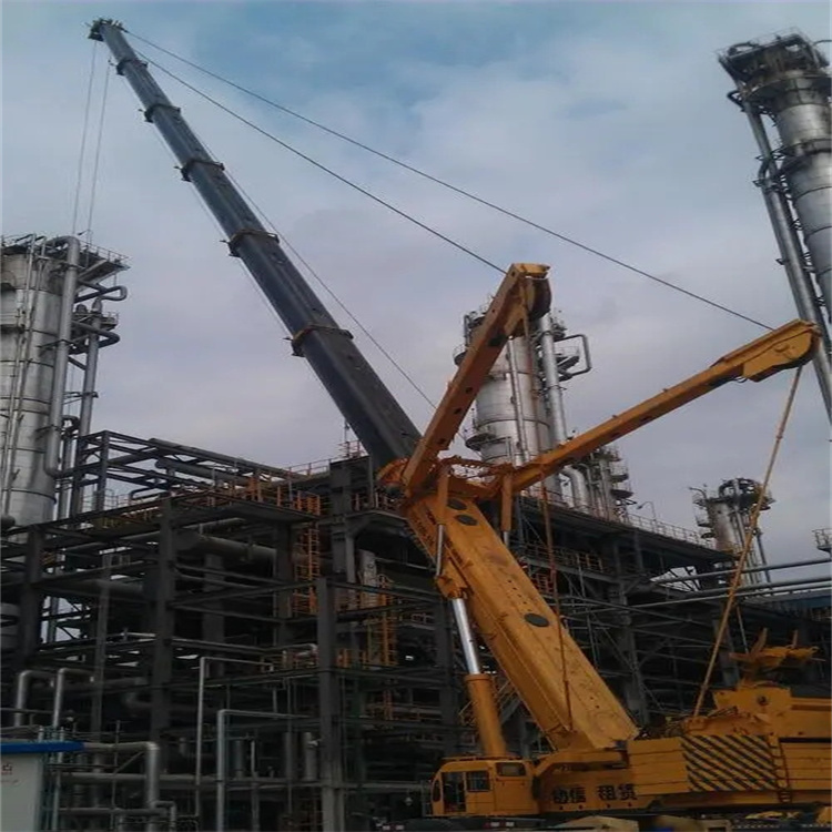 鱼峰吊板房的吊车